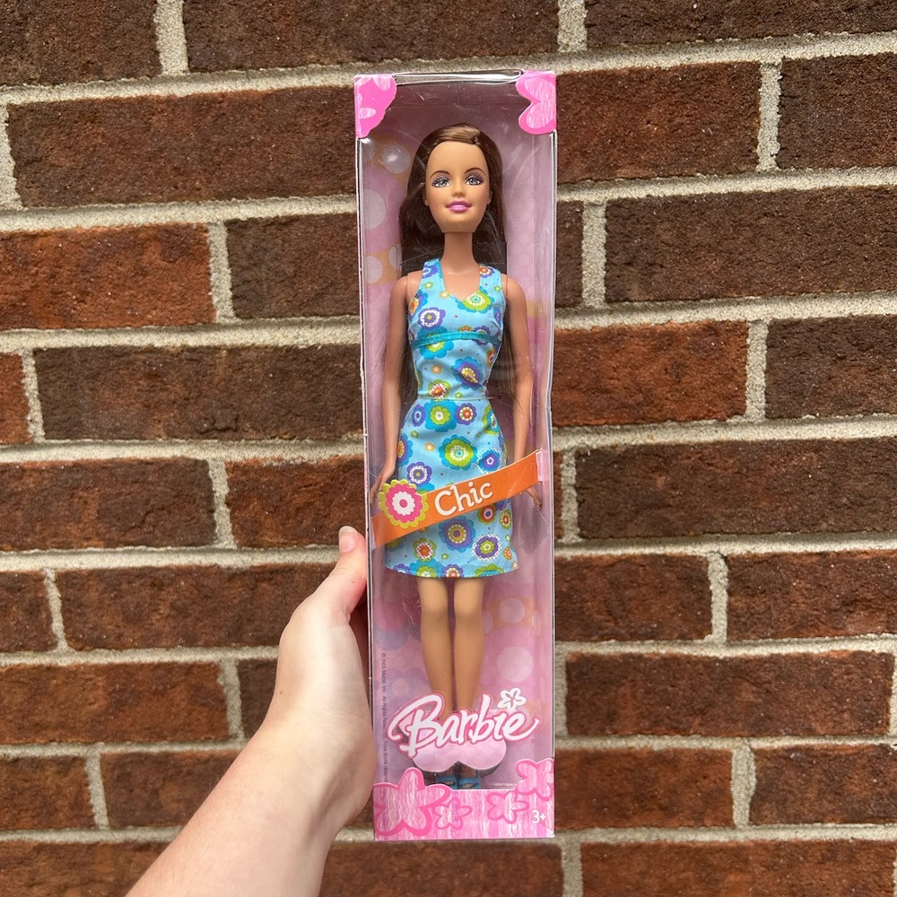 Chic Barbie 2005 NWT